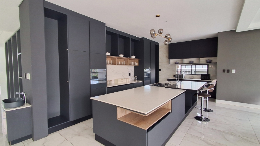 6 Bedroom Property for Sale in The Islands Estates North West